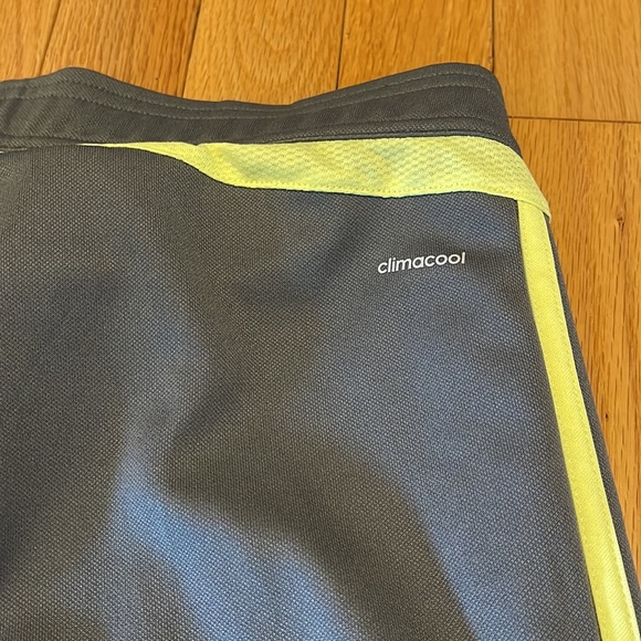 Adidas climacool leggings size medium  (32/31) - Picture 3 of 4